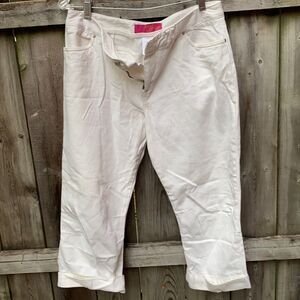 Tralia White Cotton capris sz. 9/10
